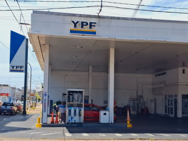 Cierra la estacin de servicio YPF del centro